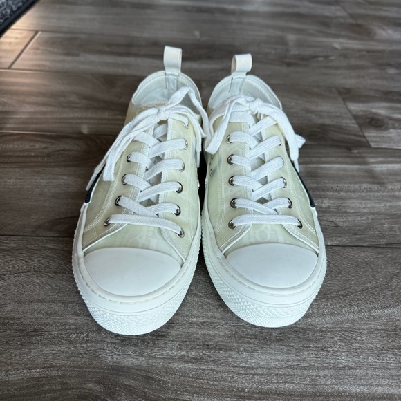 Dior Men’s White and Gray Sneakers - Picture 9 of 13